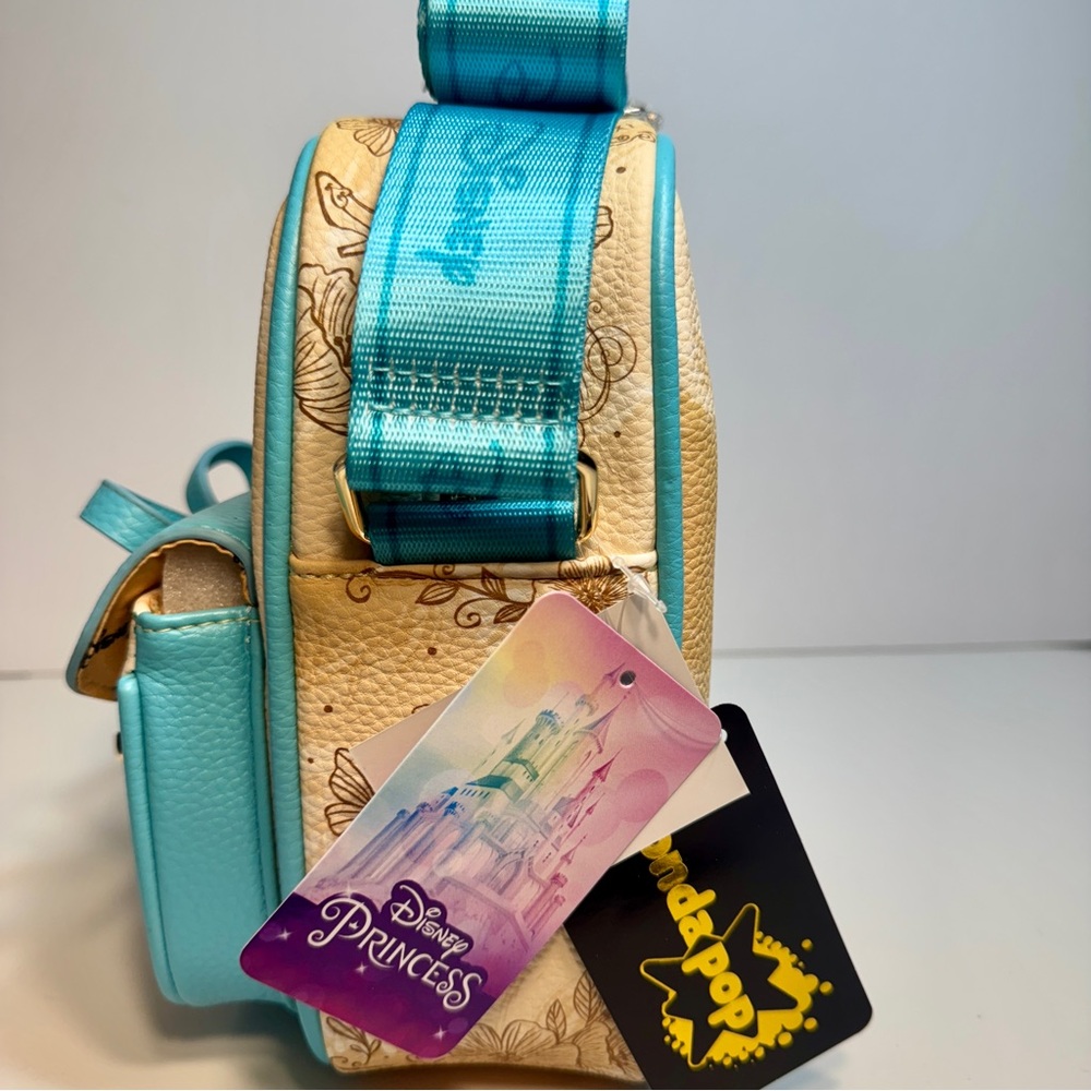NWT. WondaPop Luxe Disney Cinderella Crossbody Bag. pebble vegan leather. - Picture 10 of 16